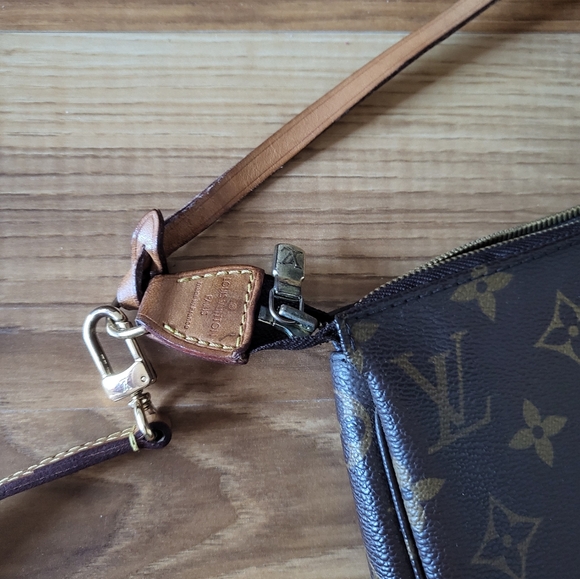 LV POCHETE - Picture 3 of 16